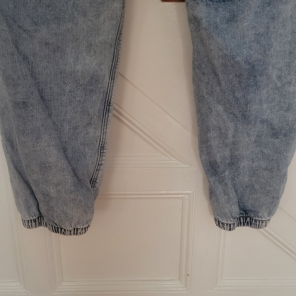 AMERICAN EAGLE High Waisted Blue Denim Cargo Jeans Size 8 - Picture 8 of 11